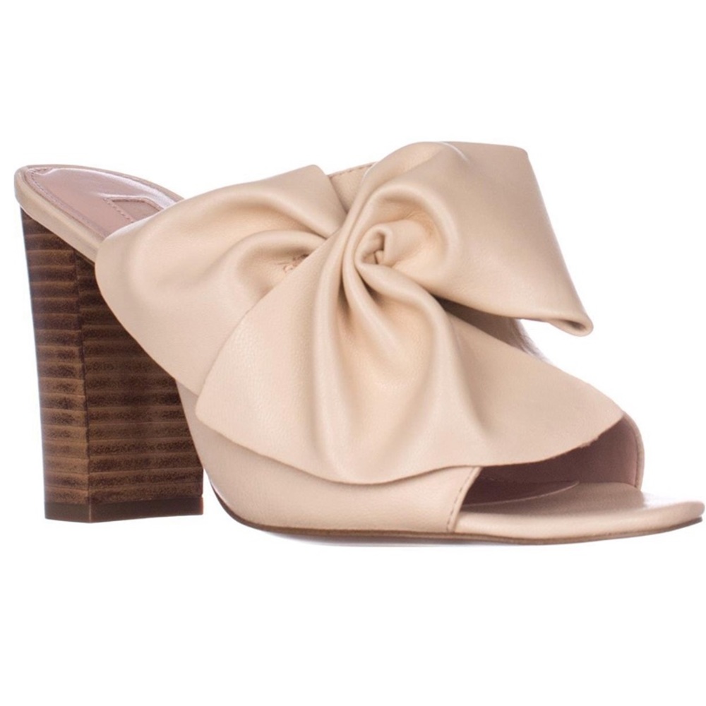 NWOT Avec Les Filles Summer Heel
